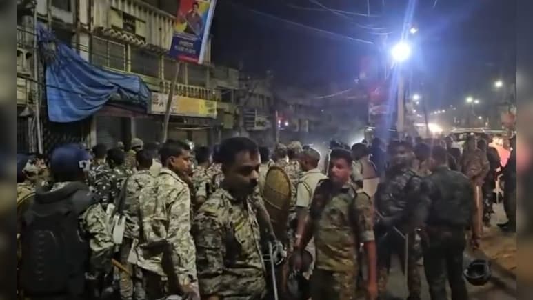 पश्चिम बंगाल के मुर्शिदाबाद में रामनवमी शोभायात्रा के दौरान भड़की हिंसा, जमकर हुआ पथराव