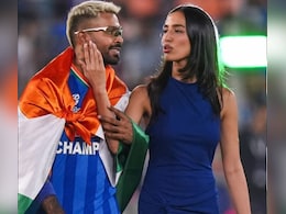 स्टेज पर साथ लेटना, गले लगना.. मैच के बाद वो चार वायरल वीडियो जिसमें दिखी महिका और हार्दिक की गजब केमिस्ट्री