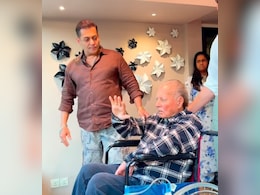 VIDEO: ईद पर सलमान खान ने दी ईदी, पिता सलीम खान संग बालकनी से फैंस को किया सलाम