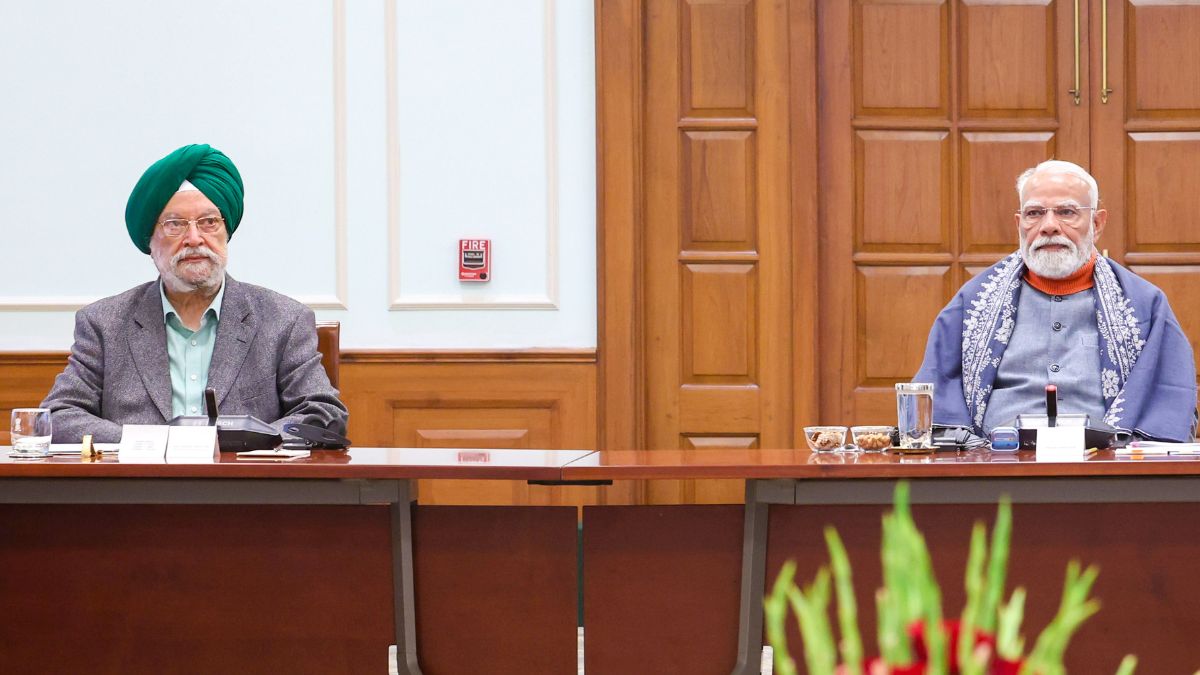 PM Modi Meets Oil And Foreign Ministers Over LPG Concerns Amid Iran War