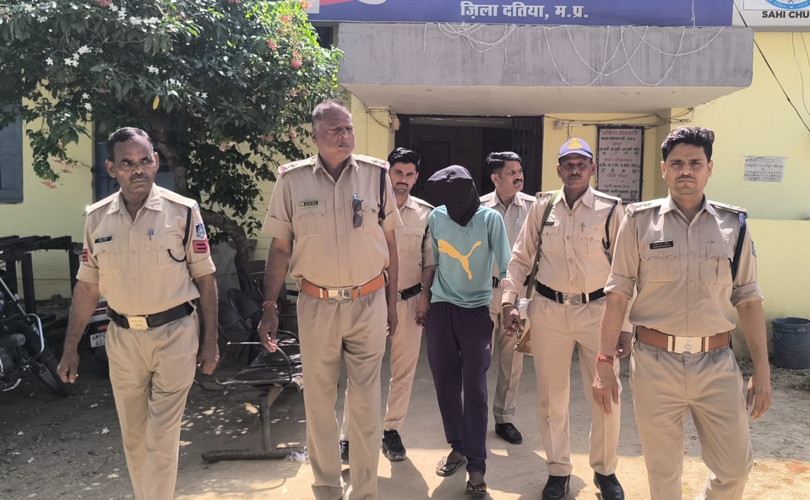 Datia Crime: 18 घंटे में मुख्य आरोपी गिरफ्तार, नाबालिगों से दुष्कर्म मामले में पुलिस की त्वरित कार्रवाई