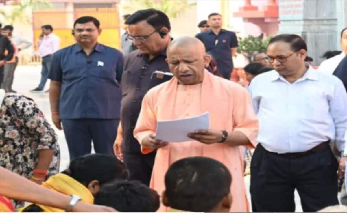 ‘गुंडागर्दी बर्दाश्त नहीं की जाएगी', CM योगी की पुलिस अधिकारियों से दो टूक, दिए सख्त निर्देश