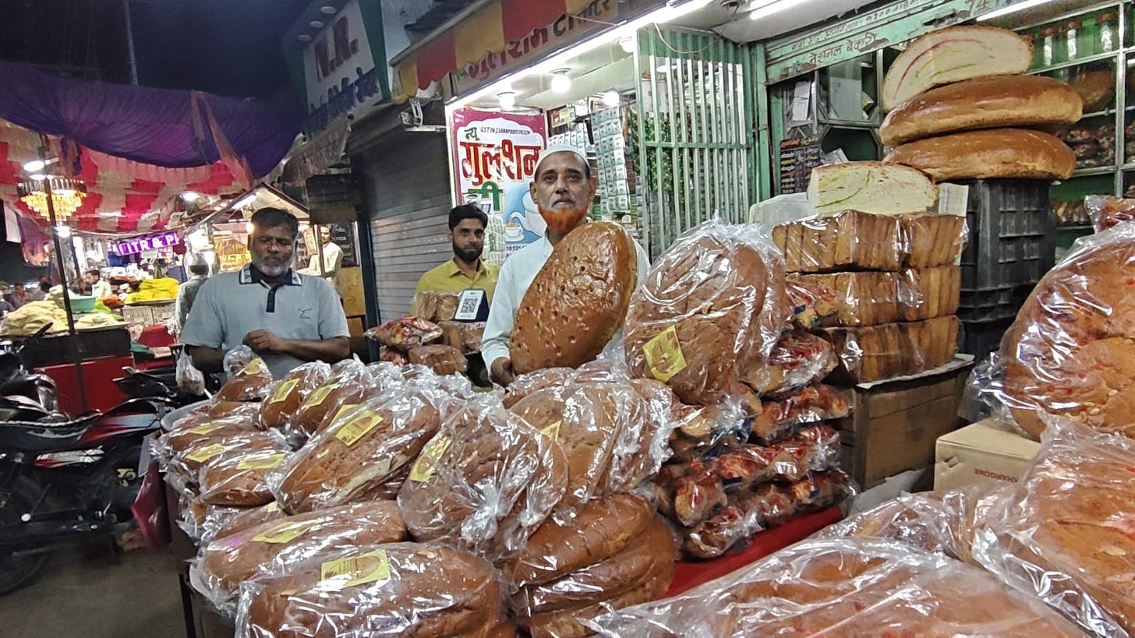 burhanpur-ramzan-sehri-tradition-big-double-roti-demand