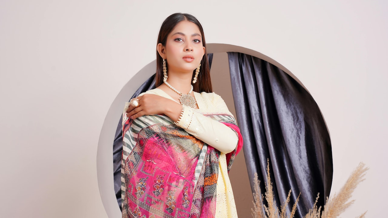 7 Best Lightweight Anarkali Sets For Effortless Festive Style