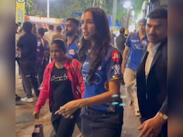 हार्दिक पंड्या के बेटे अगस्त्य का मां की तरह खयाल रखती दिखीं माहिका शर्मा, मैच के बाद पैपराजी को रोका बोलीं...