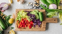 When Raw Vegetable Salads Can Do More Harm Than Good, Nutritionist Explains
