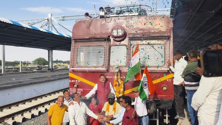 धार में पहली बार दौड़ा रेल इंजन, पीथमपुर-धार ट्रैक पर ट्रायल रन से दशकों पुराना सपना साकार