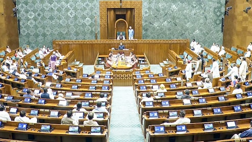 सरकार Vs विपक्ष की खींचतान के बीच महिला आरक्षण बिल में संशोधन से किसे फायदा, जान लीजिए