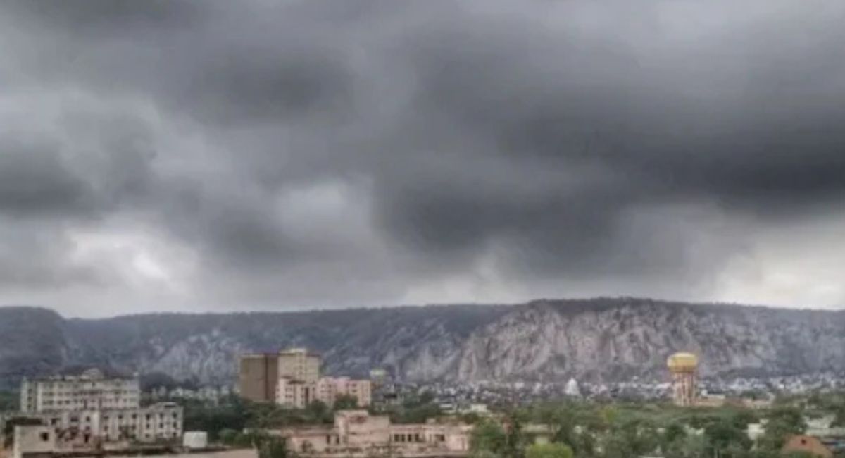 राजस्थान में पश्चिमी विक्षोभ से बदला मौसम, जैसलमेर में भारी बारिश, 25 और 26 मार्च को इन जिलों जारी अलर्ट