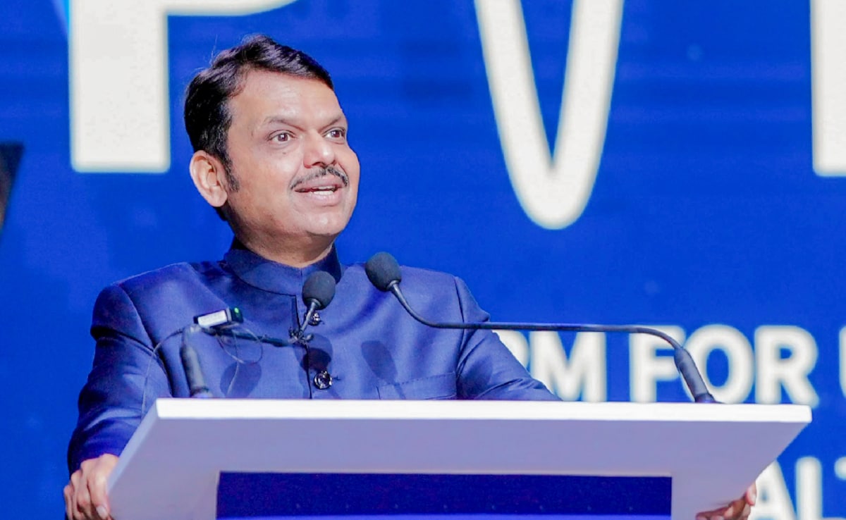 पेट्रोल-डीजल की कमी नहीं, स्थिति पूरी तरह सामान्य, CM फडणवीस बोले- नहीं लगेगा लॉकडाउन