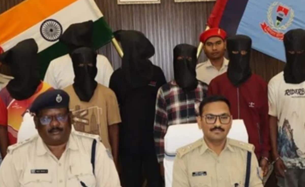 झारखंड में PLFI के 9 उग्रवादी गिरफ्तार, सड़क निर्माण कंपनी के कैंप पर हमले की थी साजिश