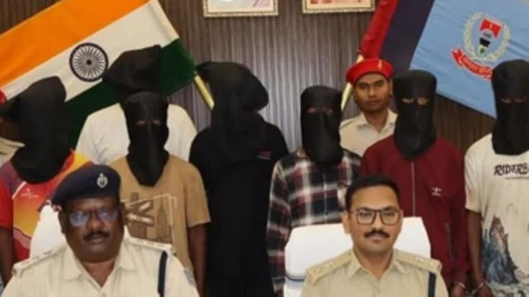 झारखंड में PLFI के 9 उग्रवादी गिरफ्तार, सड़क निर्माण कंपनी के कैंप पर हमले की थी साजिश