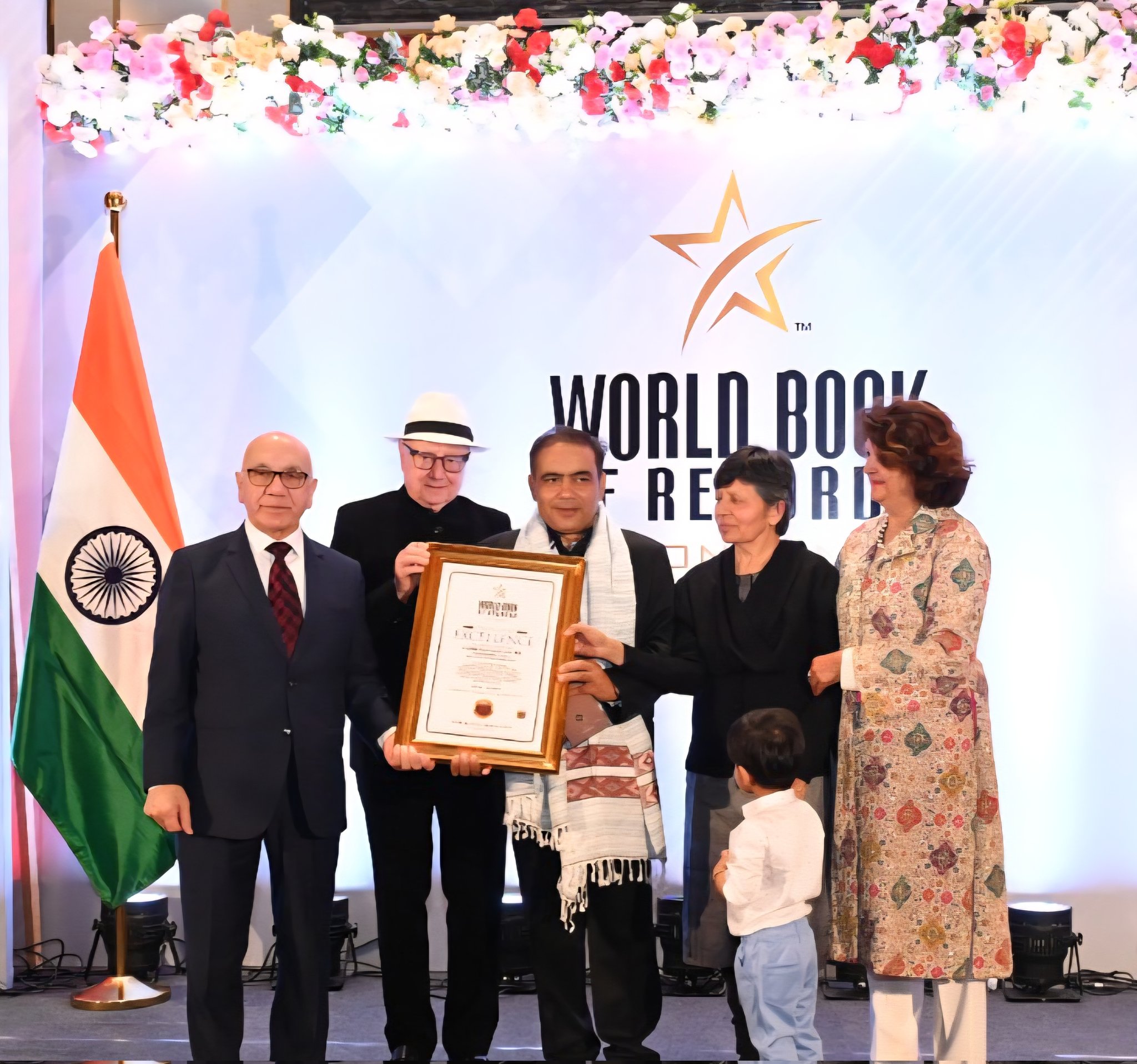 ips padma vilochan shukla sp barwani MP world book of records ips padma vilochan shukla sp barwani MP world book of records