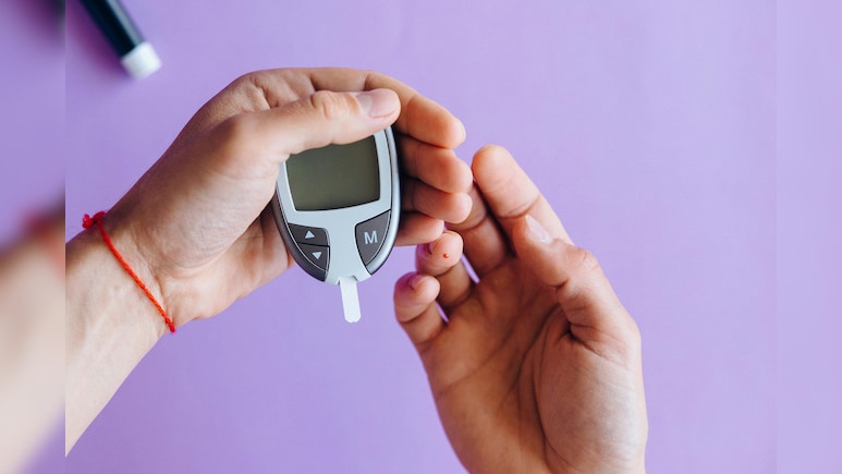 मीठा ही नहीं, ये &lsquo;छिपे हुए कारण&rsquo; भी चुपचाप बढ़ा देते हैं ब्लड शुगर, एक्सपर्ट की चेतावनी सुनकर रह जाएंगे हैरान