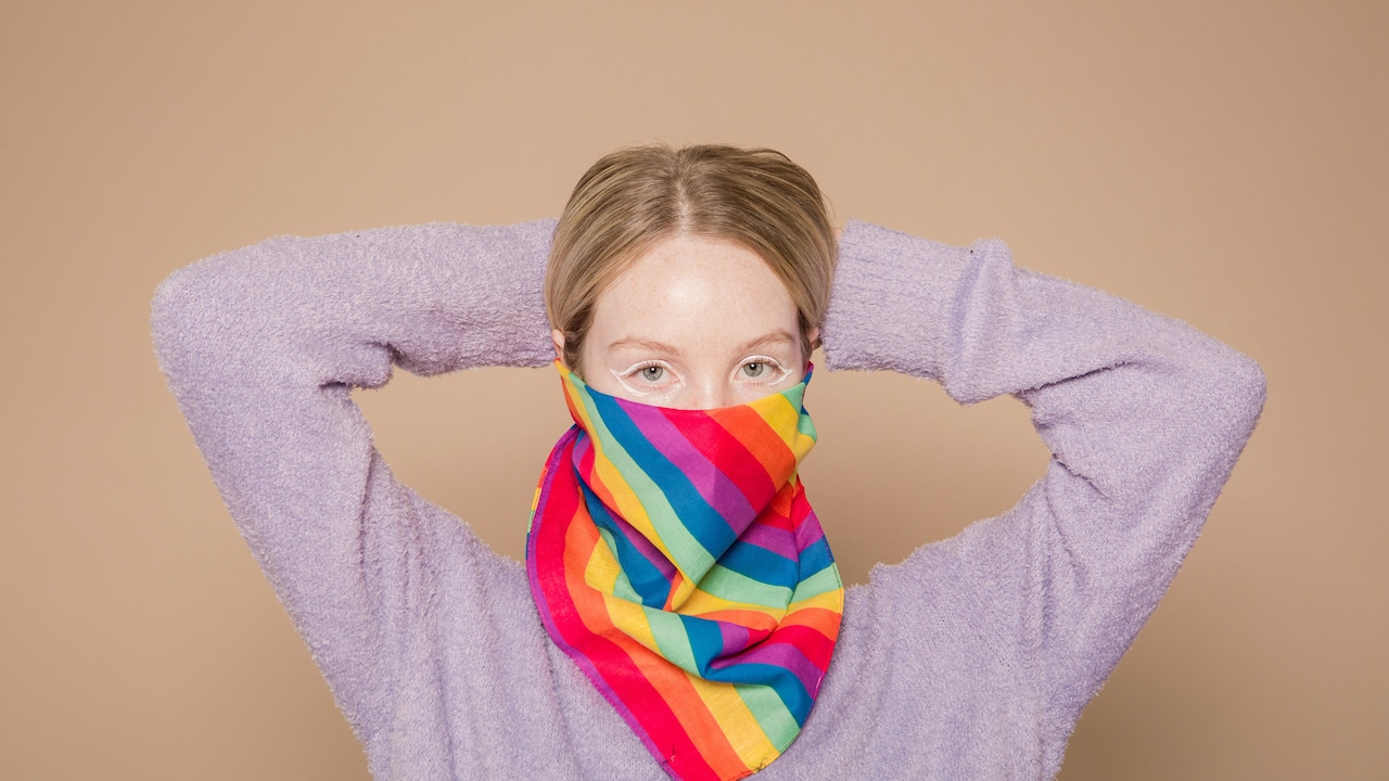Why Lightweight Scarves Work Better Than Thick Mufflers in Mild Winters
