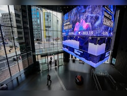 Asian Stocks Decline As Oil's Surge Saps Sentiment: Markets Wrap