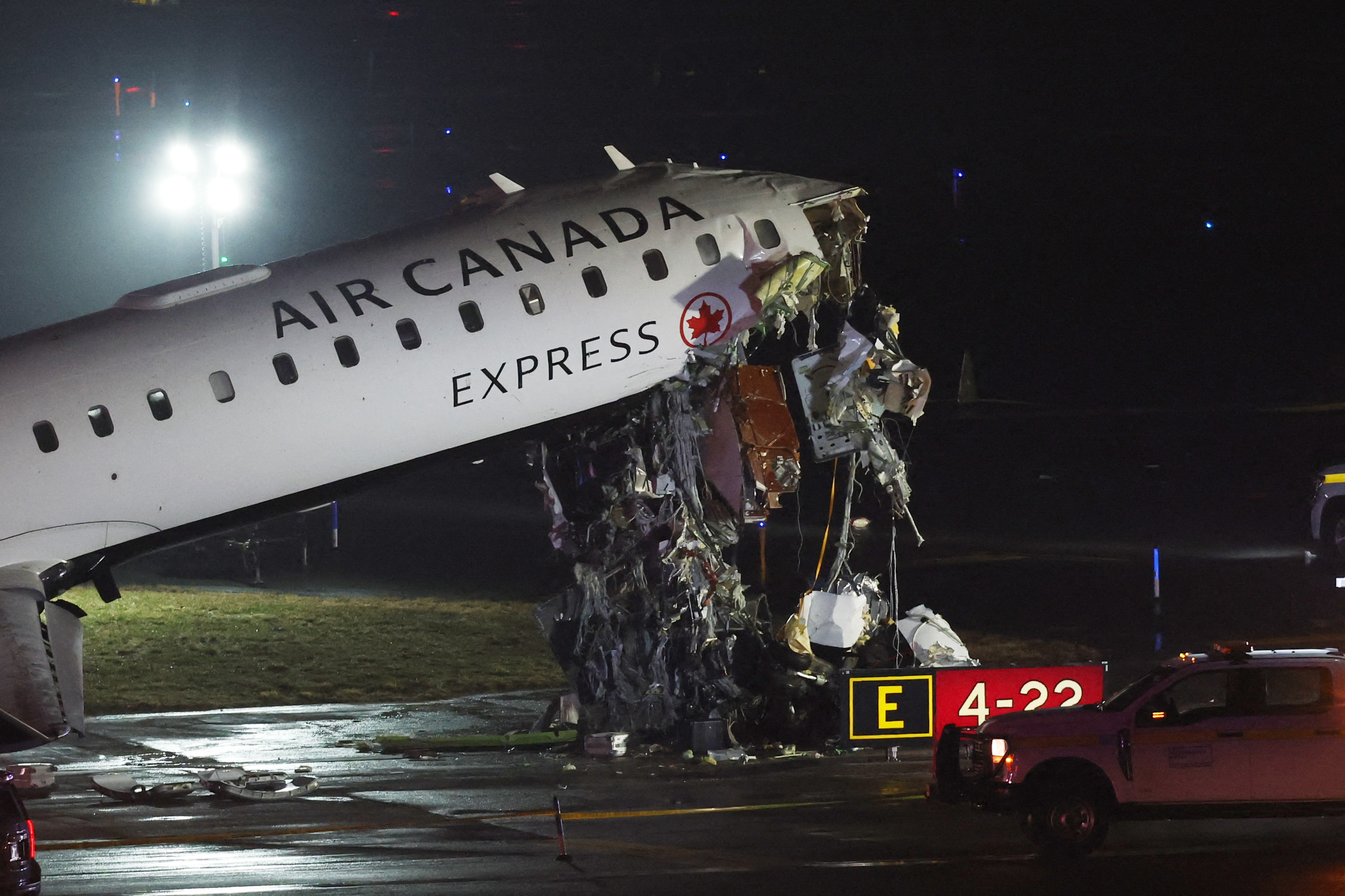 2 LaGuardia Air Traffic Controllers Left Work Early Before Crash: Report