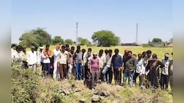 महिला ने अपनी चार नाबालिग बेटियों की कुएं में फेंका, फिर फांसी लगाकर की आत्महत्या