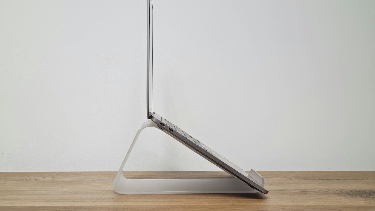 How Laptop Stands Improve Airflow: The Science of a Faster Workspace