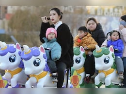 Chinese University Tells Students To 'Fall In Love' During Spring Break