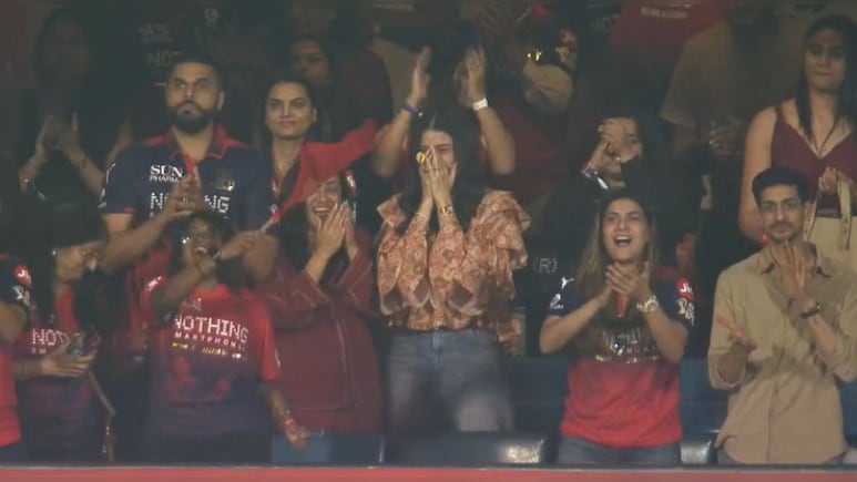 RCB vs SRH: कोहली ने जैसे ही दिलाई जीत, उछल पड़ी अनन्या बिड़ला, भाई आर्यमन के साथ मिलकर ऐसे मनाया जश्न