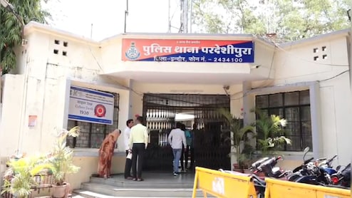 इंदौर के नंदा नगर में पति‑पत्नी के शव संदिग्ध हालात में मिले; आर्थिक तंगी की आशंका, पुलिस जांच में जुटी