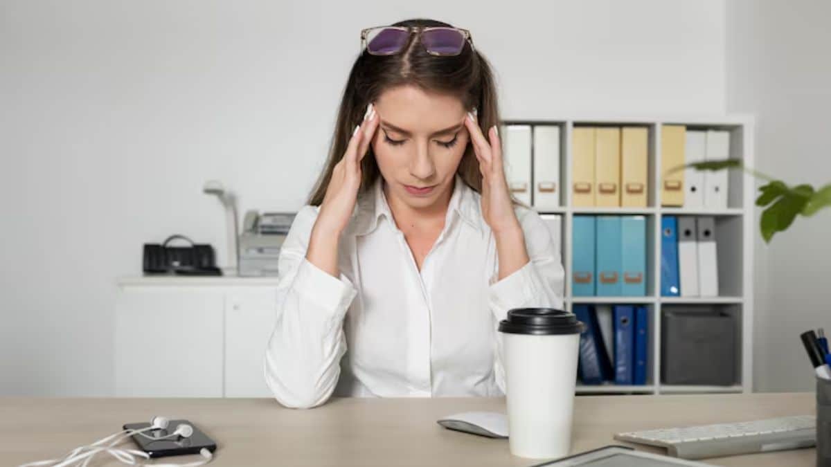 Trying relaxing activities, staying physically active, and prioritising sleep can help you deal with burnout. Photo: Freepik