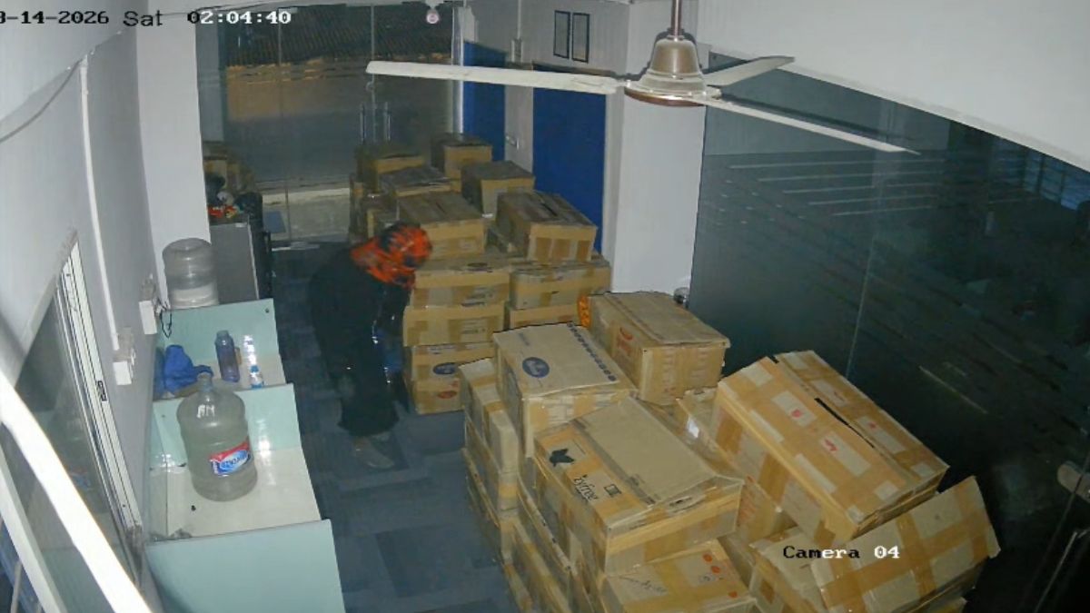 Father And Son Wear Burqas, Steal Computer Parts Worth 80 Lakhs In Bengaluru