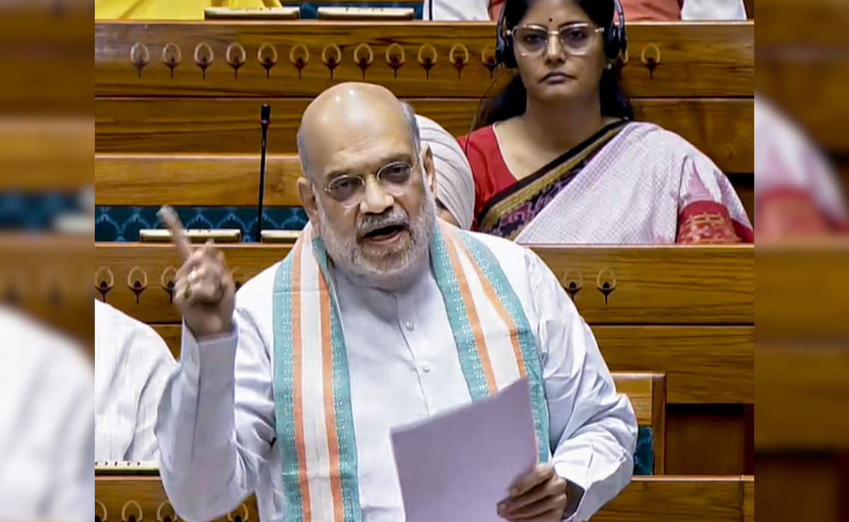 On Maoist Threat, Amit Shah Quotes Manmohan Singh, Blames Indira Gandhi