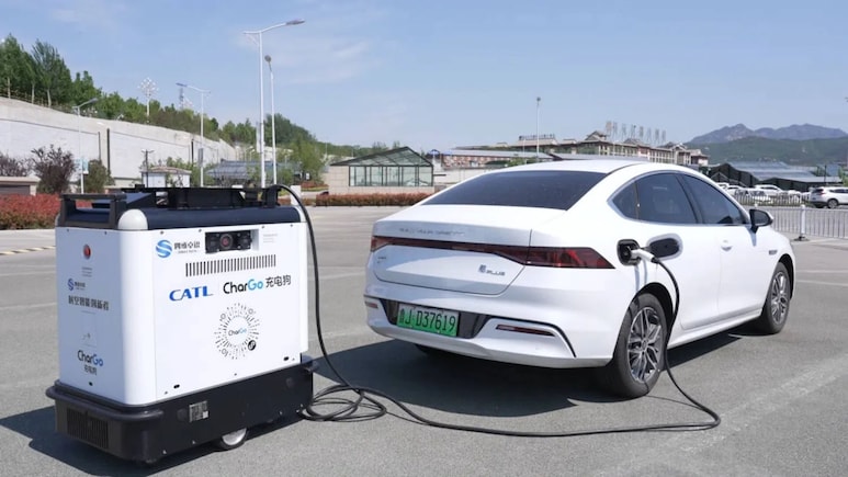 Chinese Robot Can Convert Any Parking Spot Into EV Charging Point