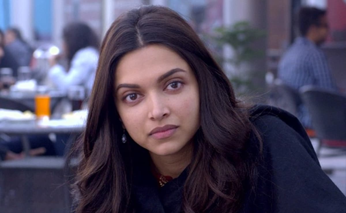 Deepika Padukone Raises Alarm Over Mumbai's AQI: "Children Are Choking"