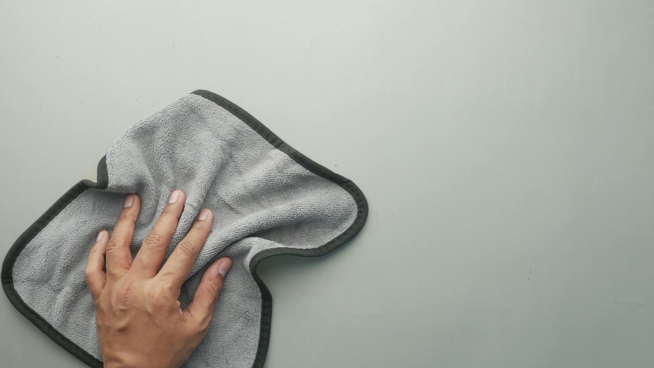 Microfibre vs cotton rag which works better