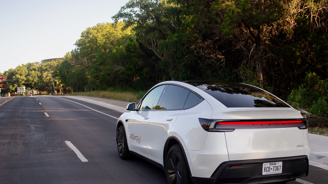 Tesla Faces Intensified US Safety Probe Over 'Full-Self Driving'