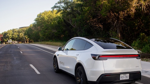 Tesla Faces Intensified US Safety Probe Over 'Full-Self Driving'