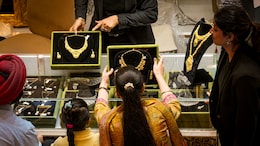 Gold Price Drops To 4-Month Low, Silver Down 3%: Check Rates In Your City