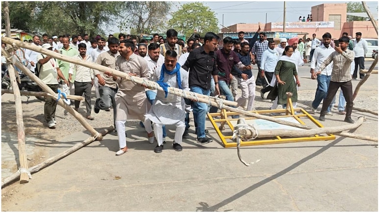Protest in Rajasthan: घडसाना में भारी तनाव, बैरिकेड्स तोड़कर SDM दफ्तर में घुसी भीड़; पुलिस के साथ तीखी झड़प