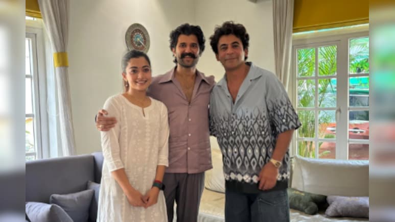 Sunil Grover Meets Newlyweds Rashmika Mandanna And Vijay Deverakonda At Their Hyderabad Home