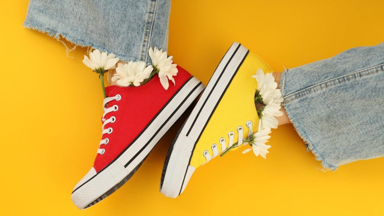 पुराने Sneakers, Flip Flops को करें घर से बाहर, आ गए हैं मिनिमम 60% ऑफ पर ये स्‍टाइलिश फुटवियर