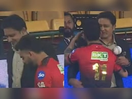 मनमुटाव के करीब 10 साल बाद, कोहली ने कुंबले को लगाया गले से, देखें Video