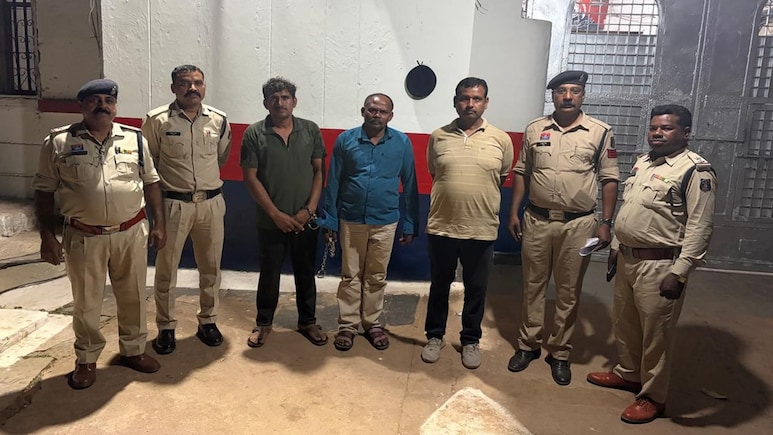 सरपंच की शिकायत से खुला राज! BJP नेता गिरफ्तार, 11 एकड़ में उगा रखी थी 8 करोड़ की अफीम