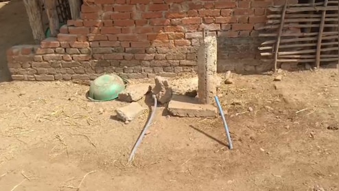 Nal Jal Yojana: गर्मी शुरू होते ही उमरिया में पेयजल संकट गहराया; पाइपलाइन सूखी, पानी के लिए भटक रहे ग्रामीण