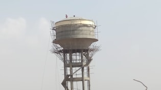 15 साल की लड़की, 17 का बॉयफ्रेंड... पानी की टंकी पर चढ़ शादी की करने लगी जिद, पुलिस ने मंगवा लिया सिंदूर और माला