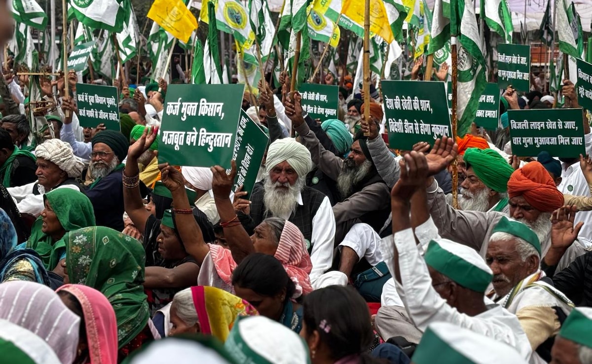 डील रद्द करो... भारत-US ट्रेड डील के खिलाफ दिल्ली में महापंचायत कर रहे किसानों की मांग