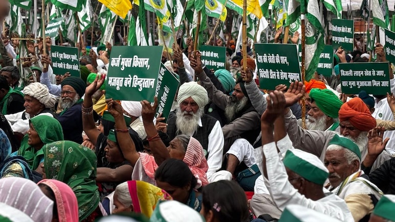 डील रद्द करो... भारत-US ट्रेड डील के खिलाफ दिल्ली में महापंचायत कर रहे किसानों की मांग