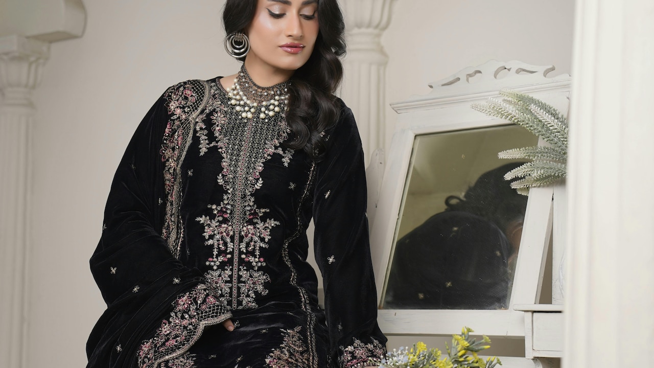 How To Style Chikankari Kurtis For Casual Daily Wear Or More Formal Festive Events