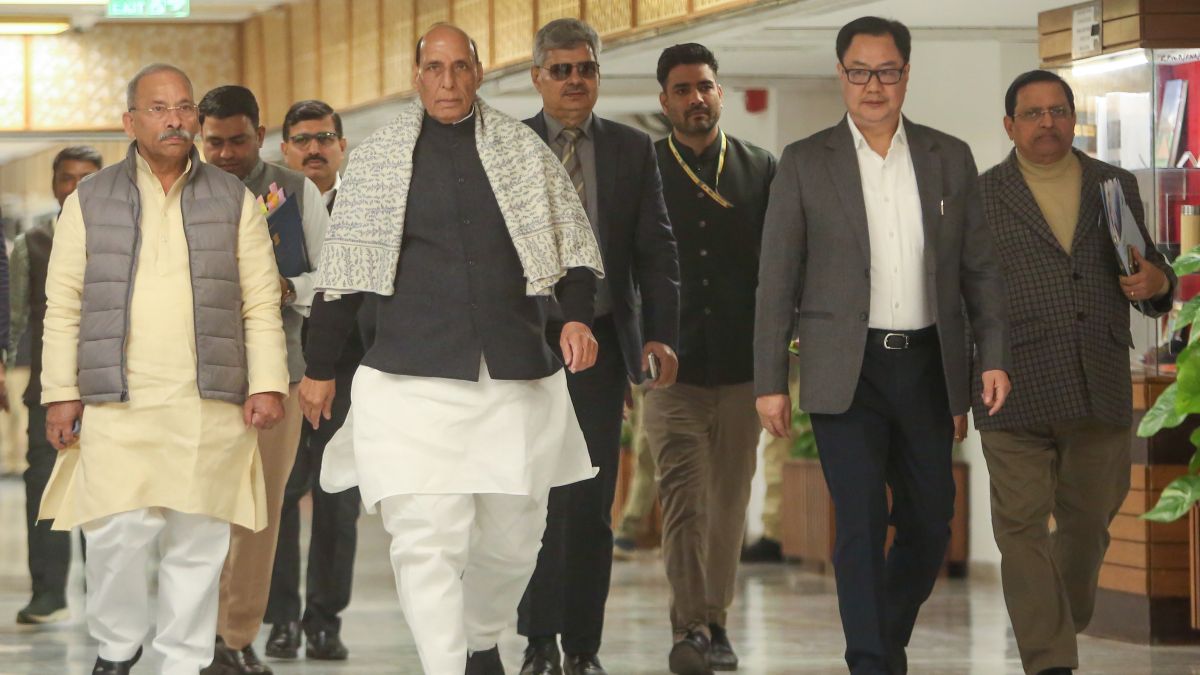 तेल-गैस के 4 जहाज आए, बाकी भी जल्द आएंगे.... ऑल पार्टी मीटिंग में सरकार ने होर्मुज स्ट्रेट पर दिया बड़ा अपडेट