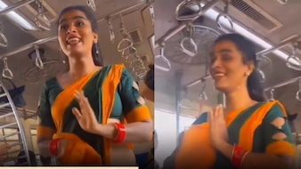 रोज का बोरिंग सफर बना कॉमेडी शो, मुंबई लोकल में ट्रांस वुमन की अनाउंसमेंट ने लूट ली महफिल