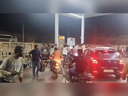 सलूंबर में पेट्रोल की कमी? केन, बोतल और कैंपर लेकर पेट्रोल पंप पहुंचे लोग; DM ने ल&zwj;िया संज्ञान