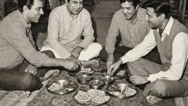 धर्मेंद्र, दिलीप कुमार, देव आनंद और राजेश खन्ना एक साथ सब्जी-रोटी खाते आए नजर, मगर इनकी तस्वीर शेयर कर बुरा फंसा ये डायरेक्टर