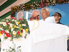 ​'अरे कहां जा रही हो... बंद कर दें क्या?' : जानिए बेगूसराय में मंच पर ही क्यों भड़क गए CM नीतीश; VIDEO